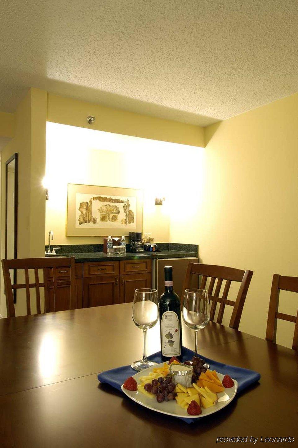 Doubletree By Hilton Chicago - Oak Brook Otel Oda fotoğraf